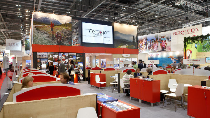  Meeting area at Excel London Exhibition Center illuminated by Philips Lighting high-bay solutions