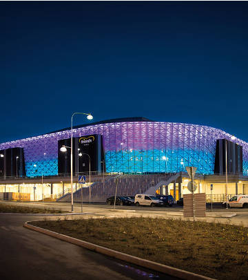 Impressing color-changing façade at Friends Arena, Sweden illuminated by Philips