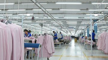 "Hệ thống đèn Philips MAS LEDtube tại xưởng sản xuất của Tổng Công ty May Nhà Bè "		